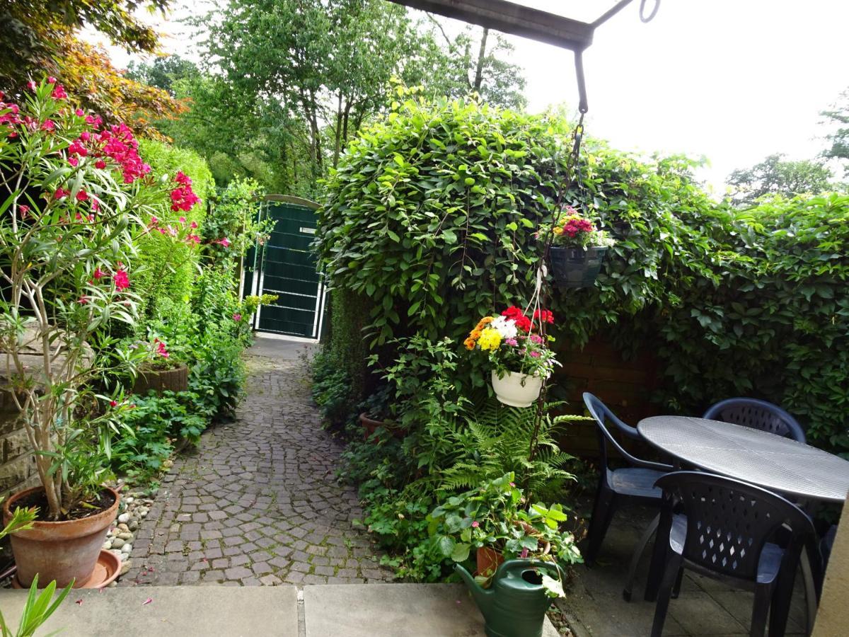 Ferienwohnung Im Gruenen Mit Balkon Herdecke Bagian luar foto