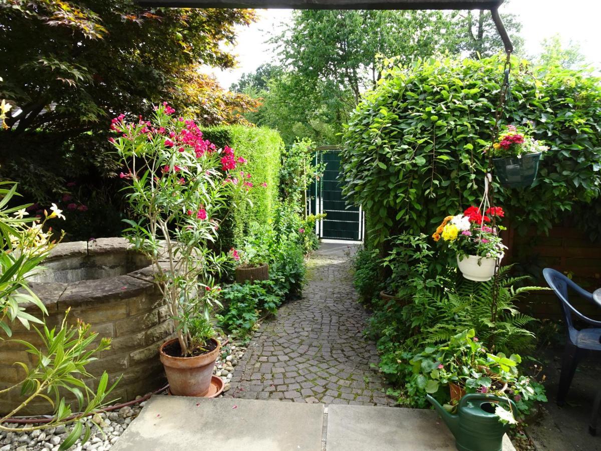 Ferienwohnung Im Gruenen Mit Balkon Herdecke Bagian luar foto
