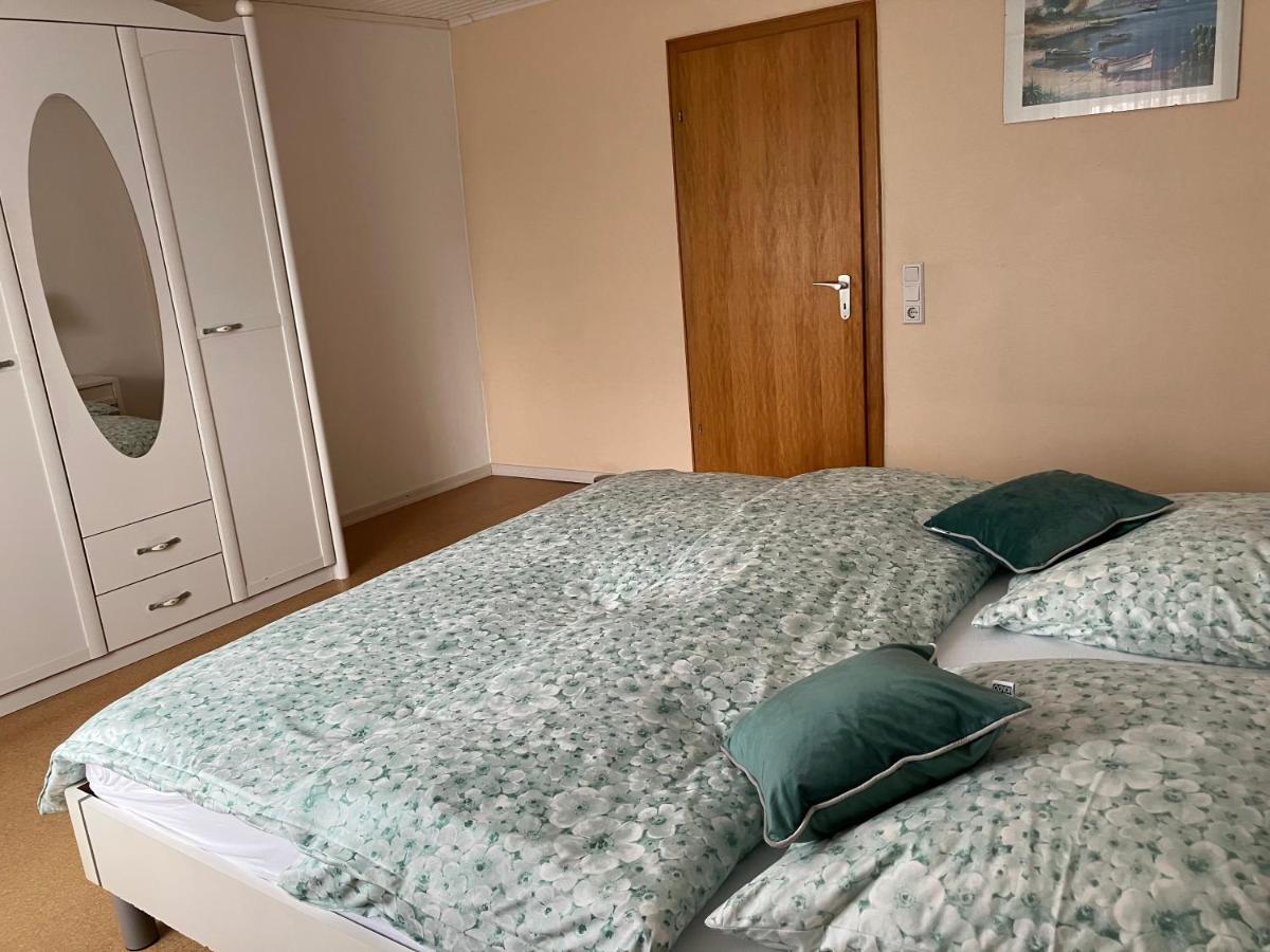 Ferienwohnung Im Gruenen Mit Balkon Herdecke Bagian luar foto